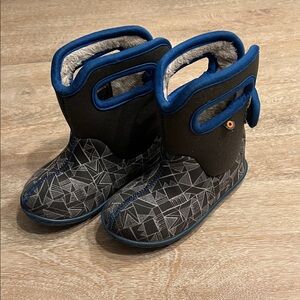 Bogs kids size 6 VGUC